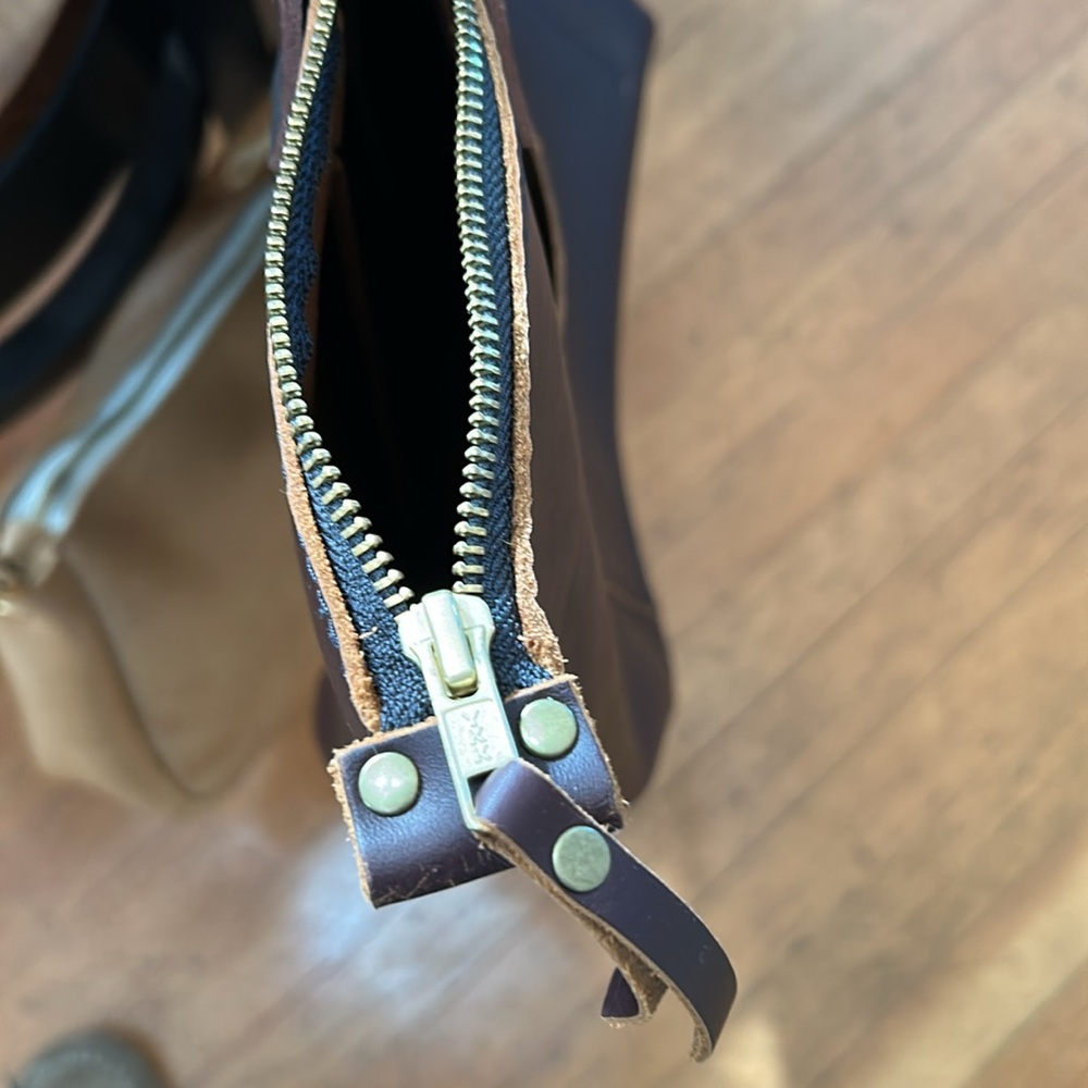 Portland Leather goods lg. zip tote - Picture 7 of 9